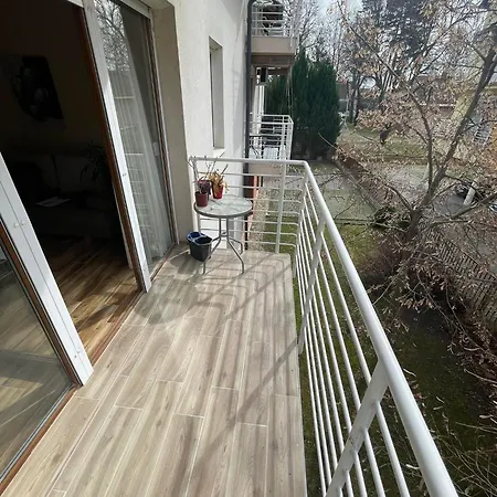 Ildiko Wellnes شقة